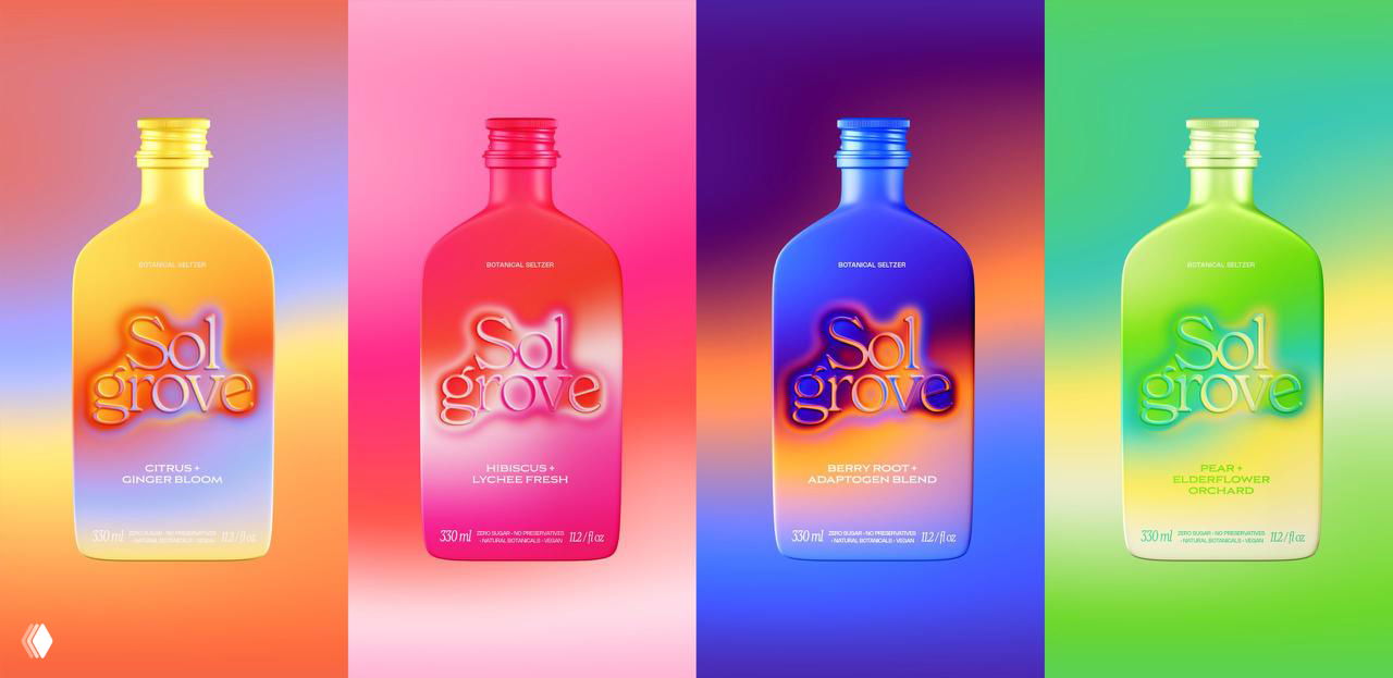 Репрезентация упаковок Sol Grove в две строки на контрастном фоне: ритм, тени и повторяющийся цветовой мотив у каждой бутылки