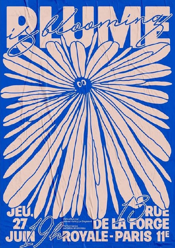 Яркий синий постер с крупной графикой цветка и пастельными формами, видна текстовая анонсная информация и характерные складки бумаги.