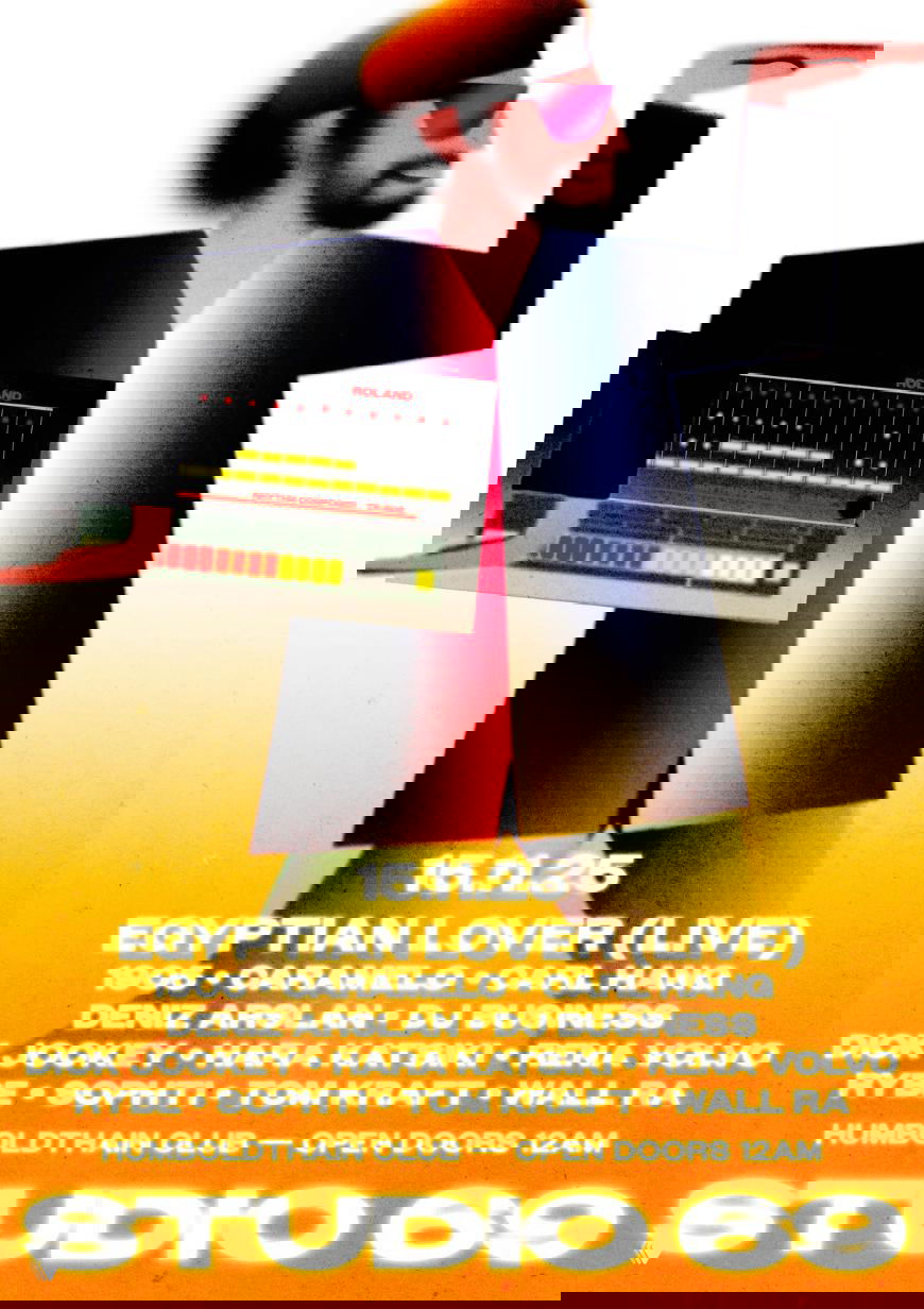 Десять плакатов Кариллы Карахана из Стамбула