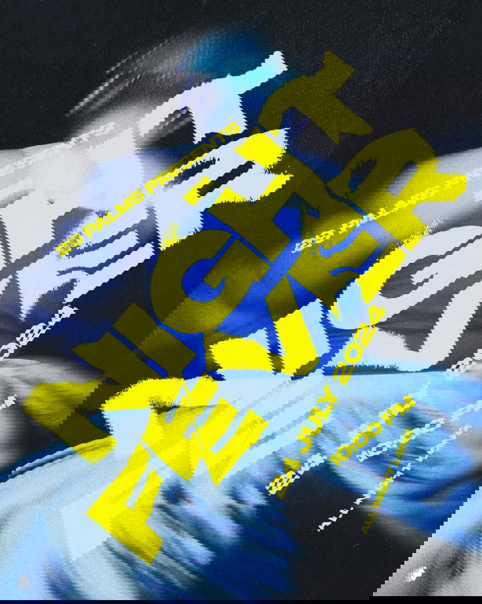 Темный постер с динамичной размывной фотографией и крупными жёлтыми буквами под углом: эффектная типографика 'NIGHT FEVER' и контрастный фон.