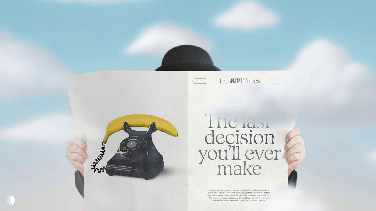 Сюрреалистическая иллюстрация человека с газетой и ретро‑телефоном, мягкие облака и пастельный фон — визуальная метафора принятия решений и аналитики Jupi.