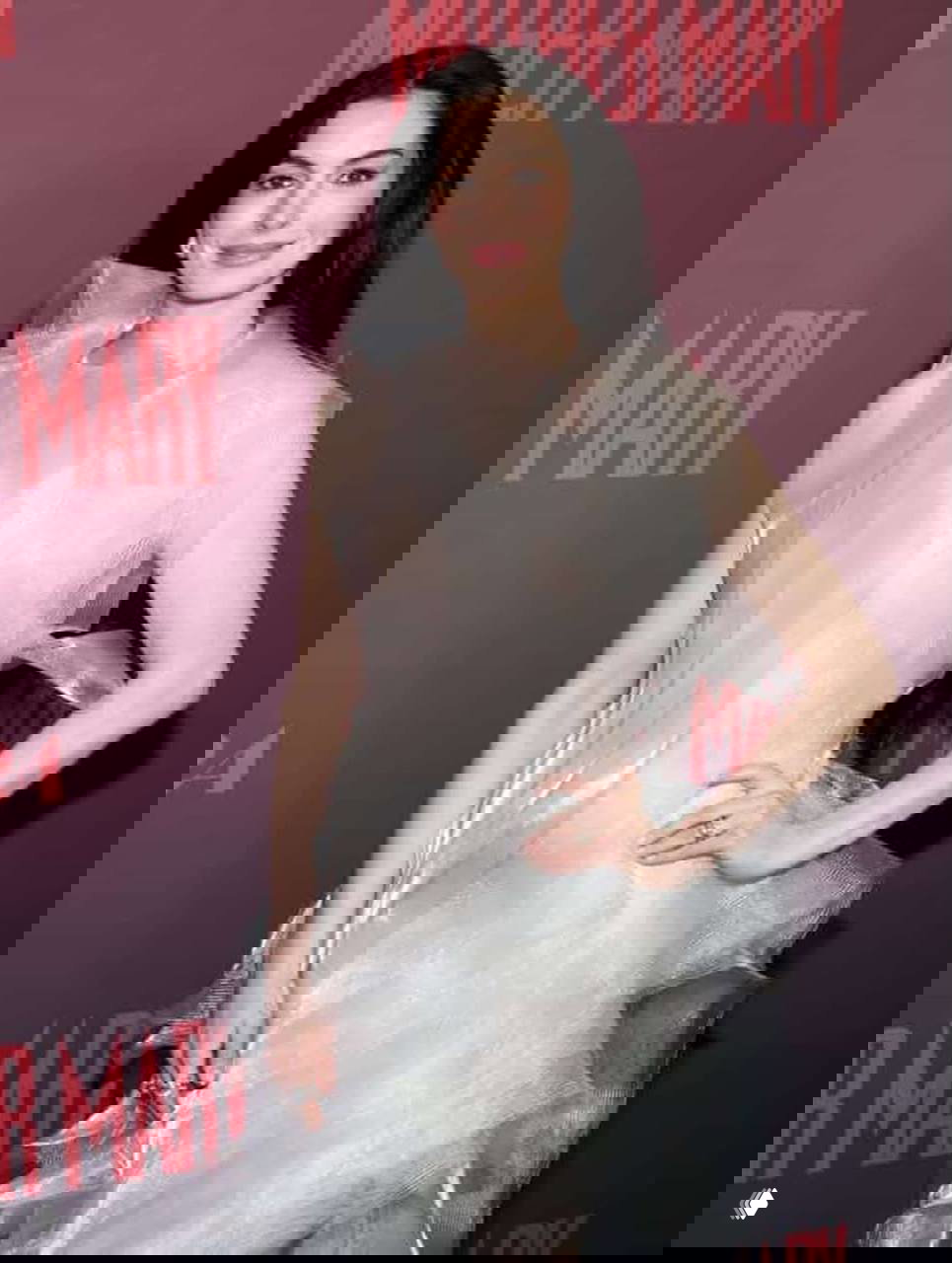 Энн Хэтэуэй на премьере «Mother Mary» в Нью-Йорке