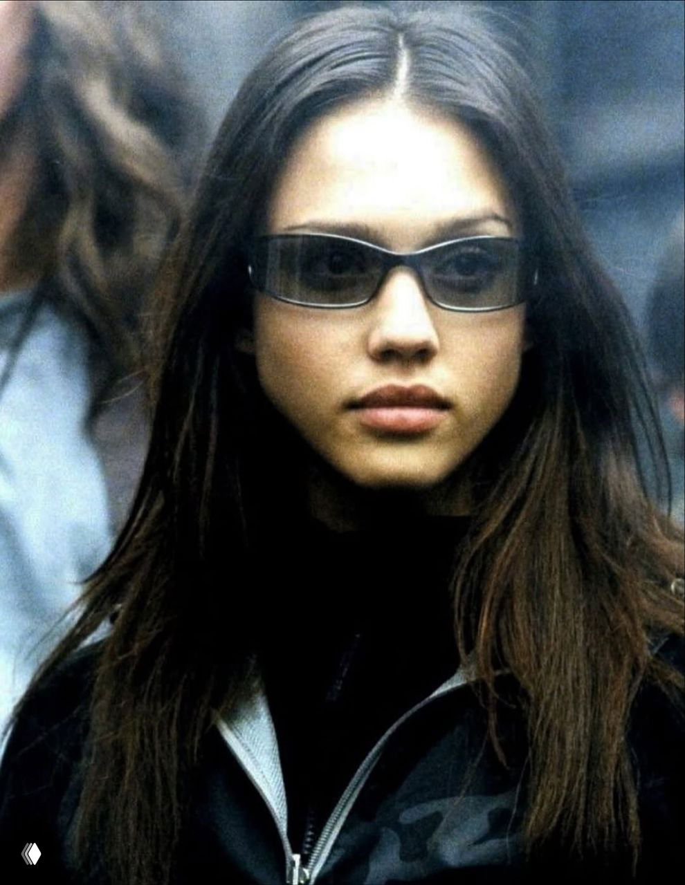 Джессика Альба и архивные кадры из «Тёмного ангела»