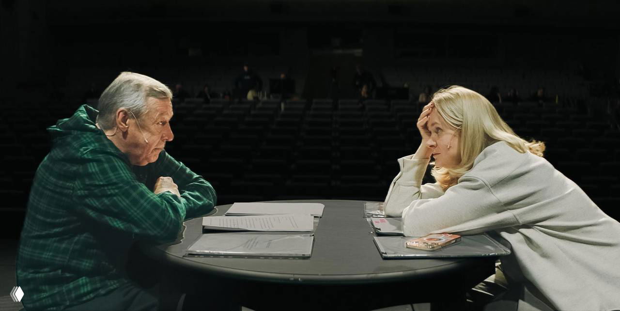 Фото Михаила Ефремова с репетиции «Без свидетелей»