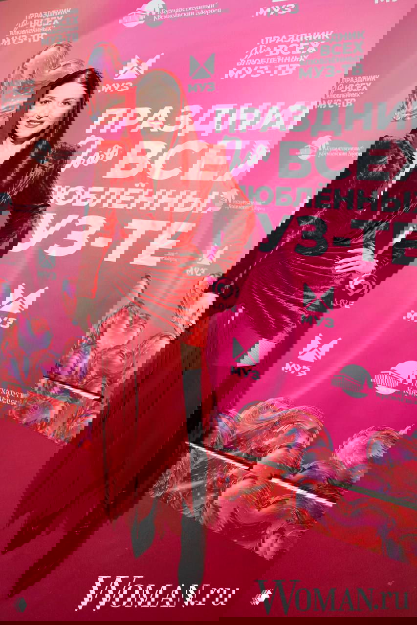 Жасмин против Анны Семенович: битва красных образов