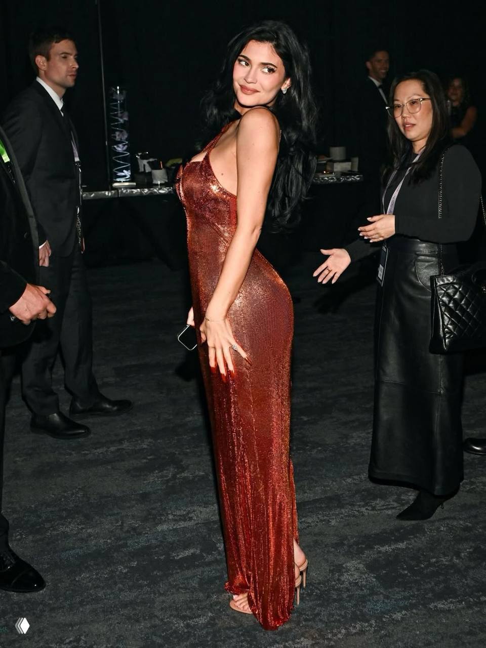 Кайли Дженнер показала свой сияющий кастомный образ