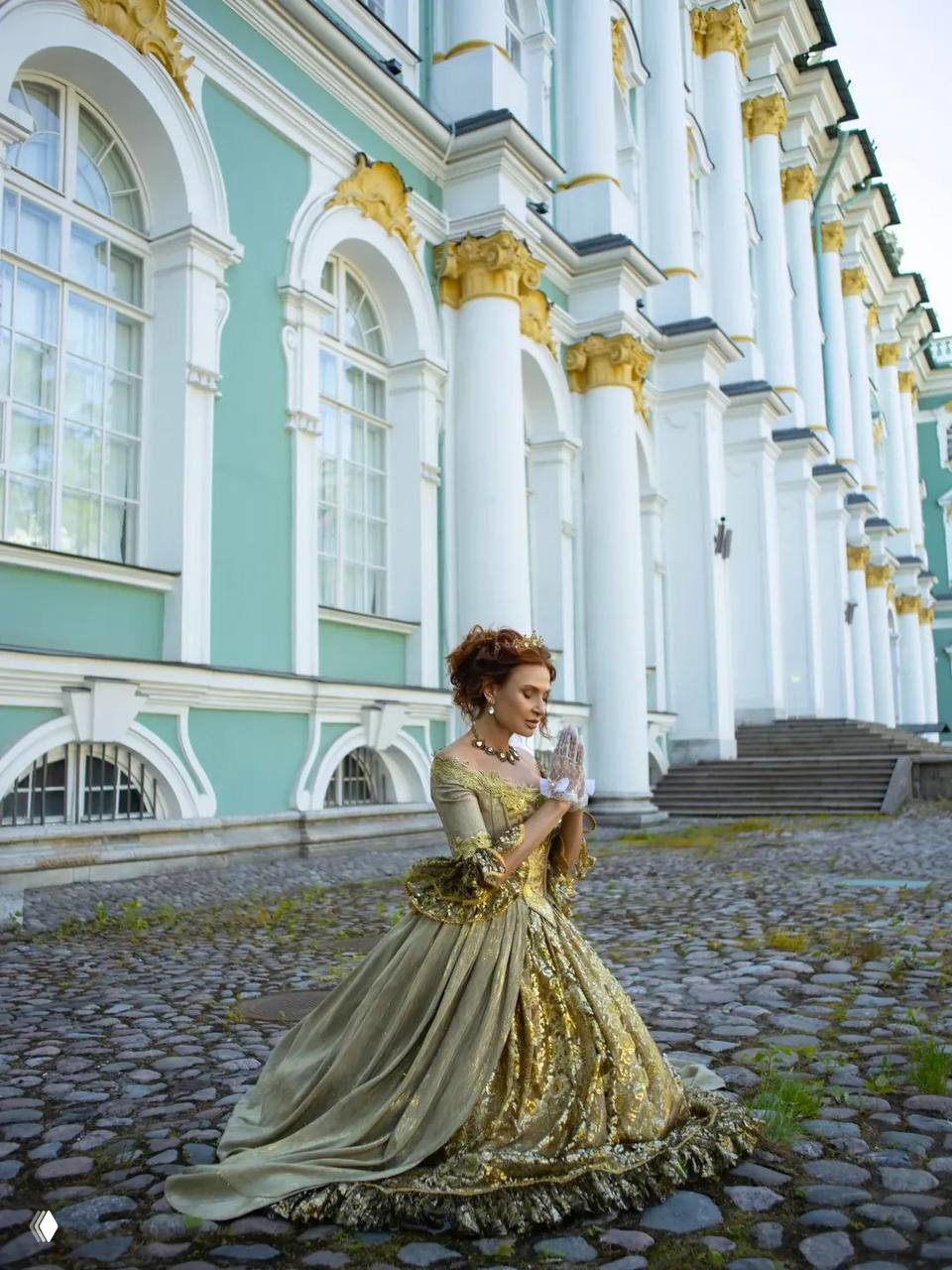 Эвелина Бледанс в роскошной фотосессии