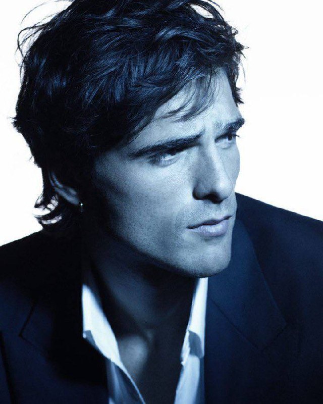 Джейкоб Элроди — новый амбассадор Blue de Chanel