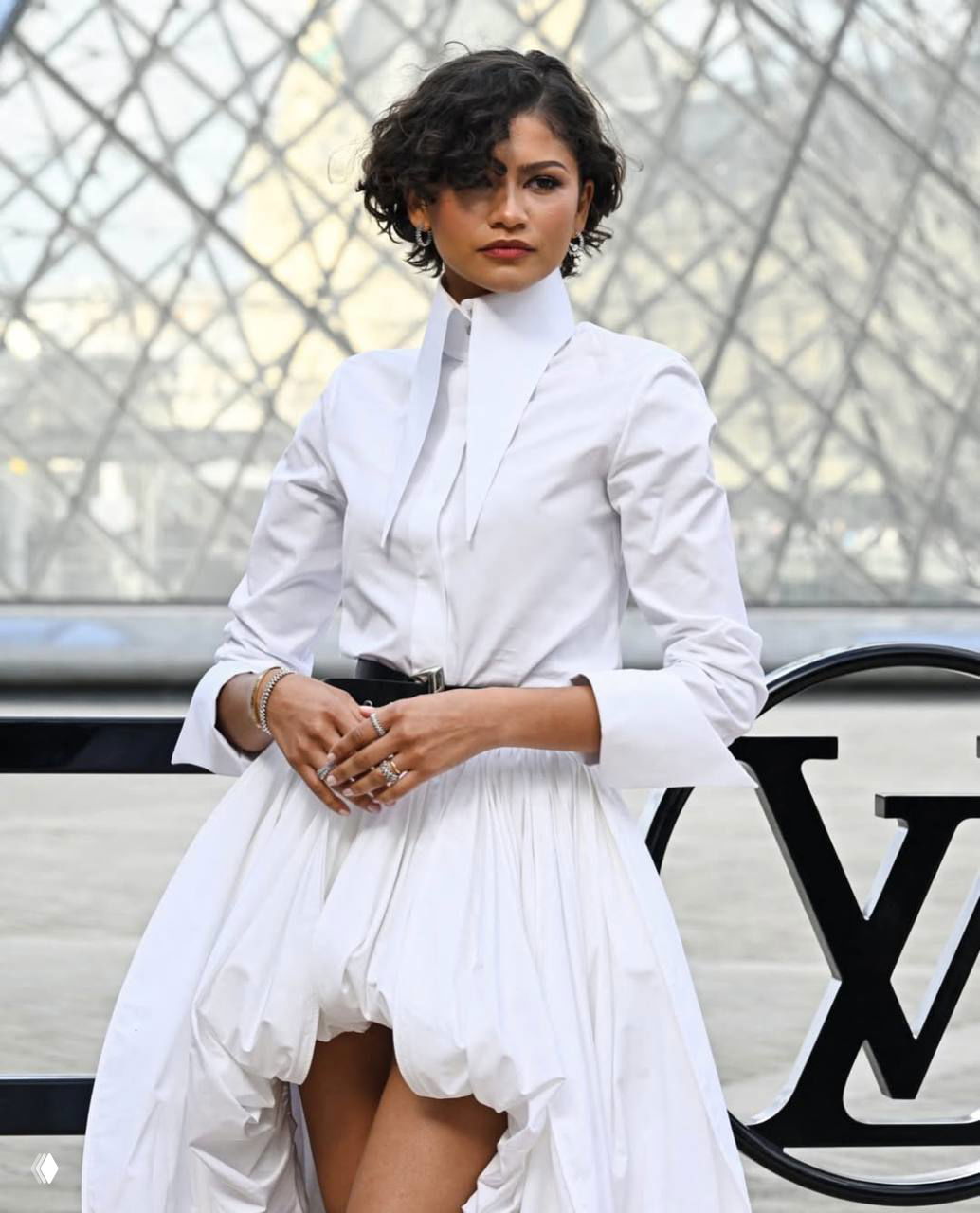 Зендея на показе Louis Vuitton в Париже