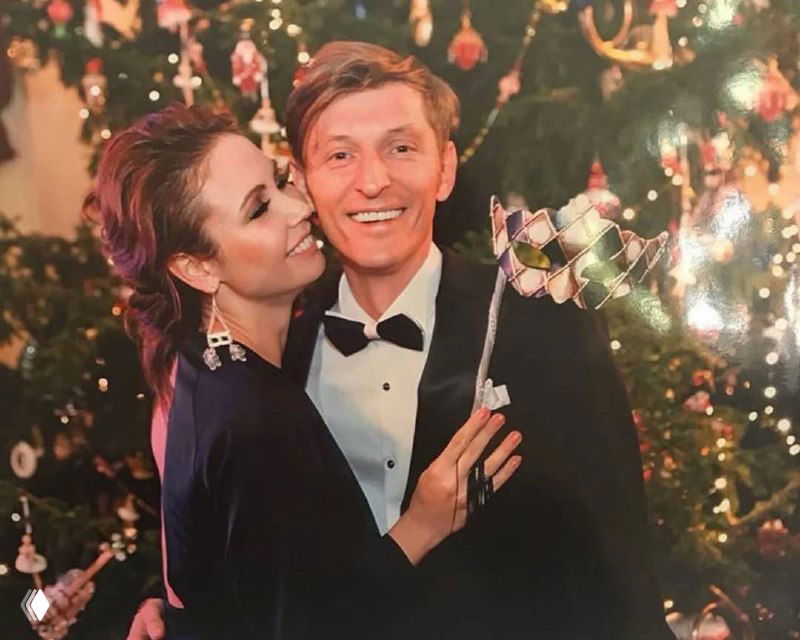 Звёзды кино и ТВ отметили Рождество 7 января