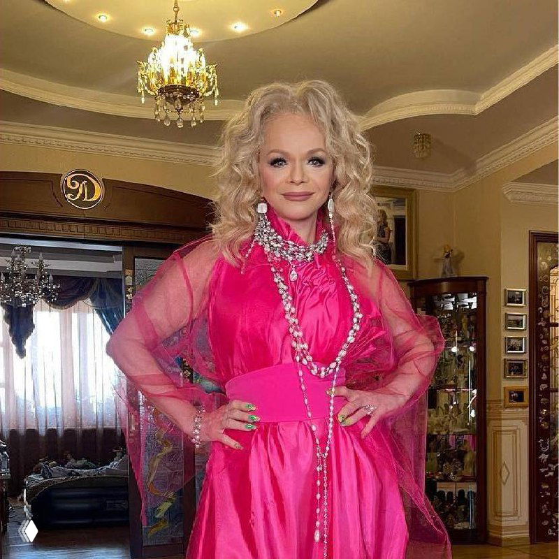 Лариса Долина отказалась покинуть квартиру Полины Лурье