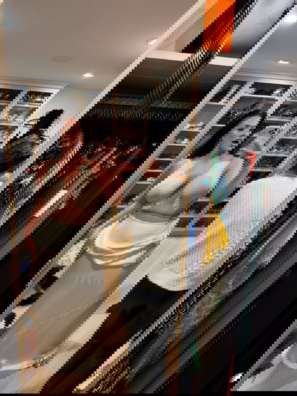 Эшли Грэм и эластичные тейпы для поддержки груди