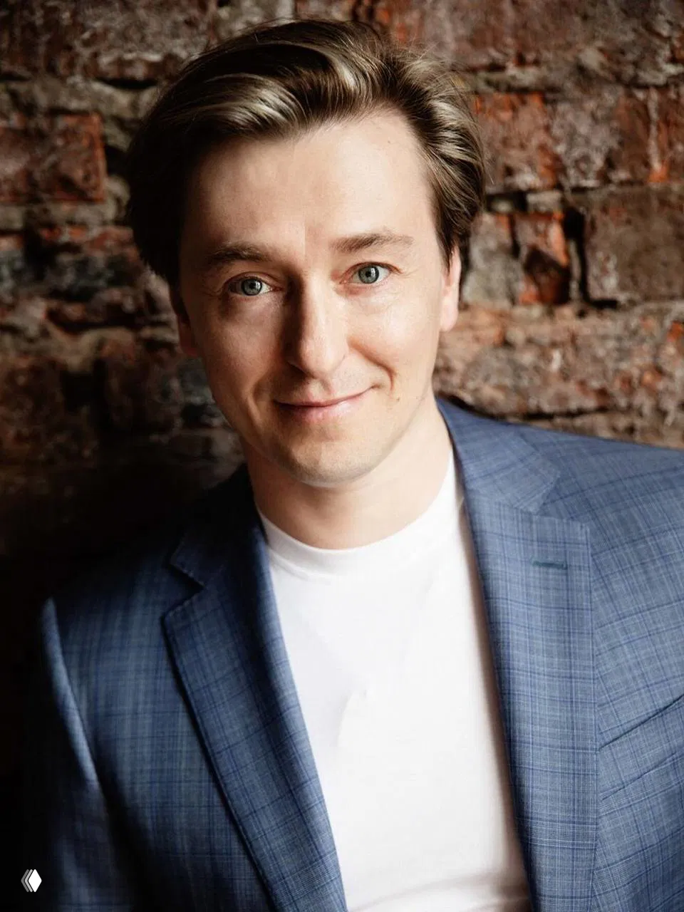 Сергей Безруков празднует Масленицу и готовит блины