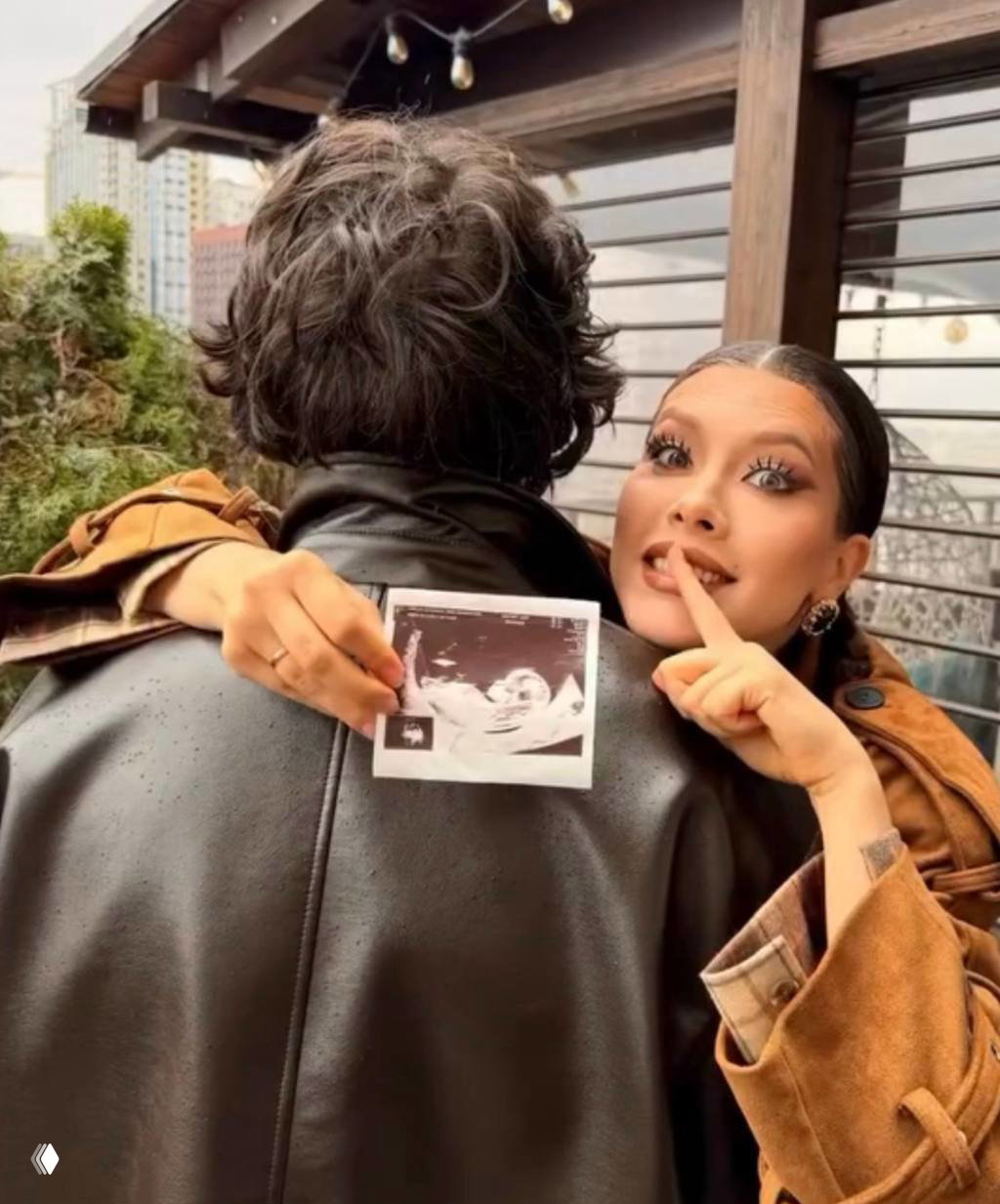 Анет Сай и 10AGE впервые станут родителями