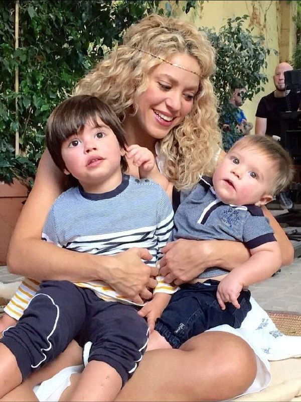 Шакира в роли мамы