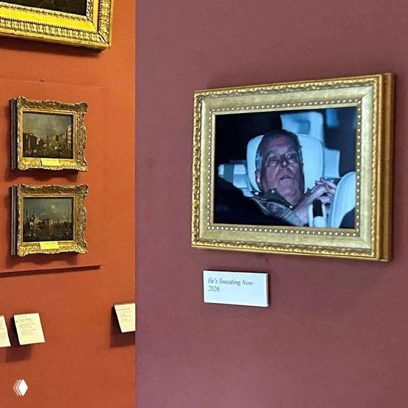 Скандал у Лувра из‑за фото в экспозиции