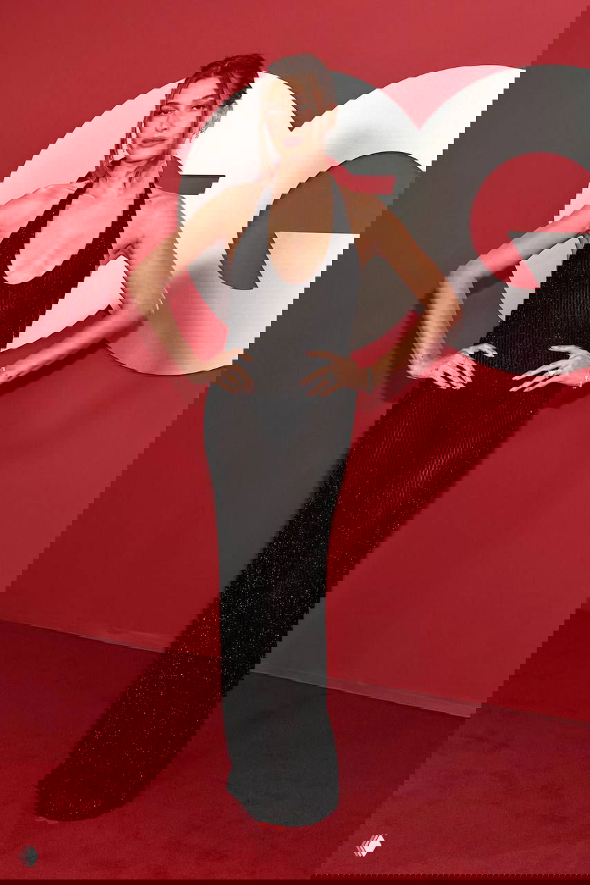 Хейли Бибер и Сидни Суини на GQ Men of the Year 2025