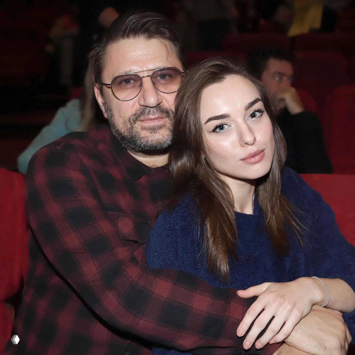 Молодая жена Виктора Логинова простила измены — пара вместе