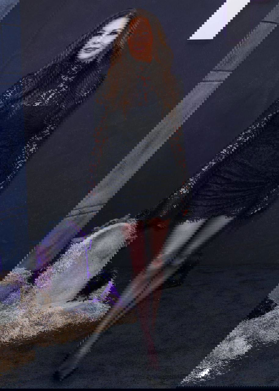 Дженна Ортега, Кэтрин Зета‑Джонс и Луис Гусман на мероприятии «Уэнсдей»