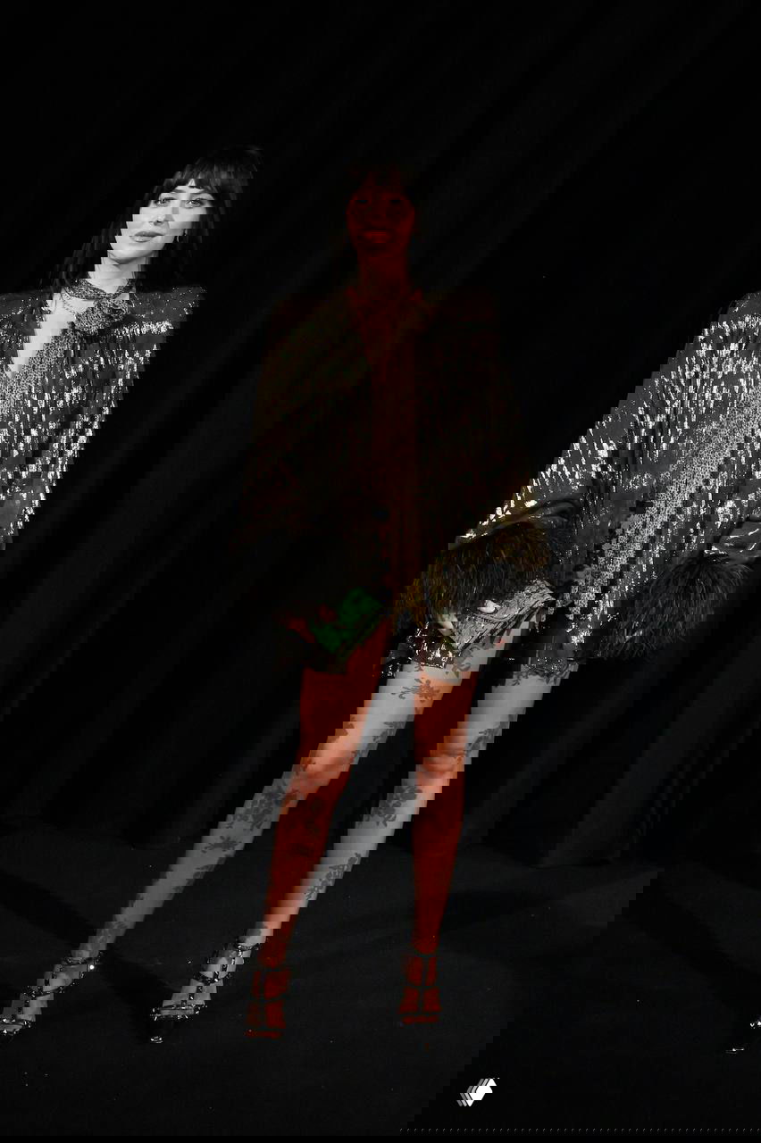 Дакота Джонсон на показе Valentino в Париже