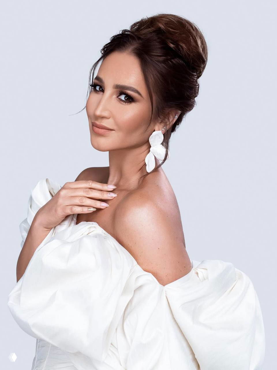 Нежная Ольга Бузова в новой фотосессии