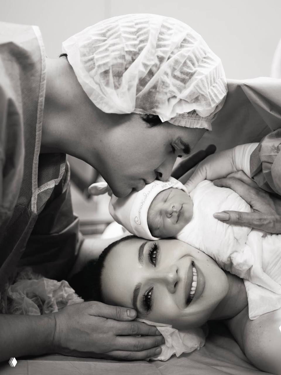 Возлюбленный Лерчек показал сына и рассказал о кесаревом