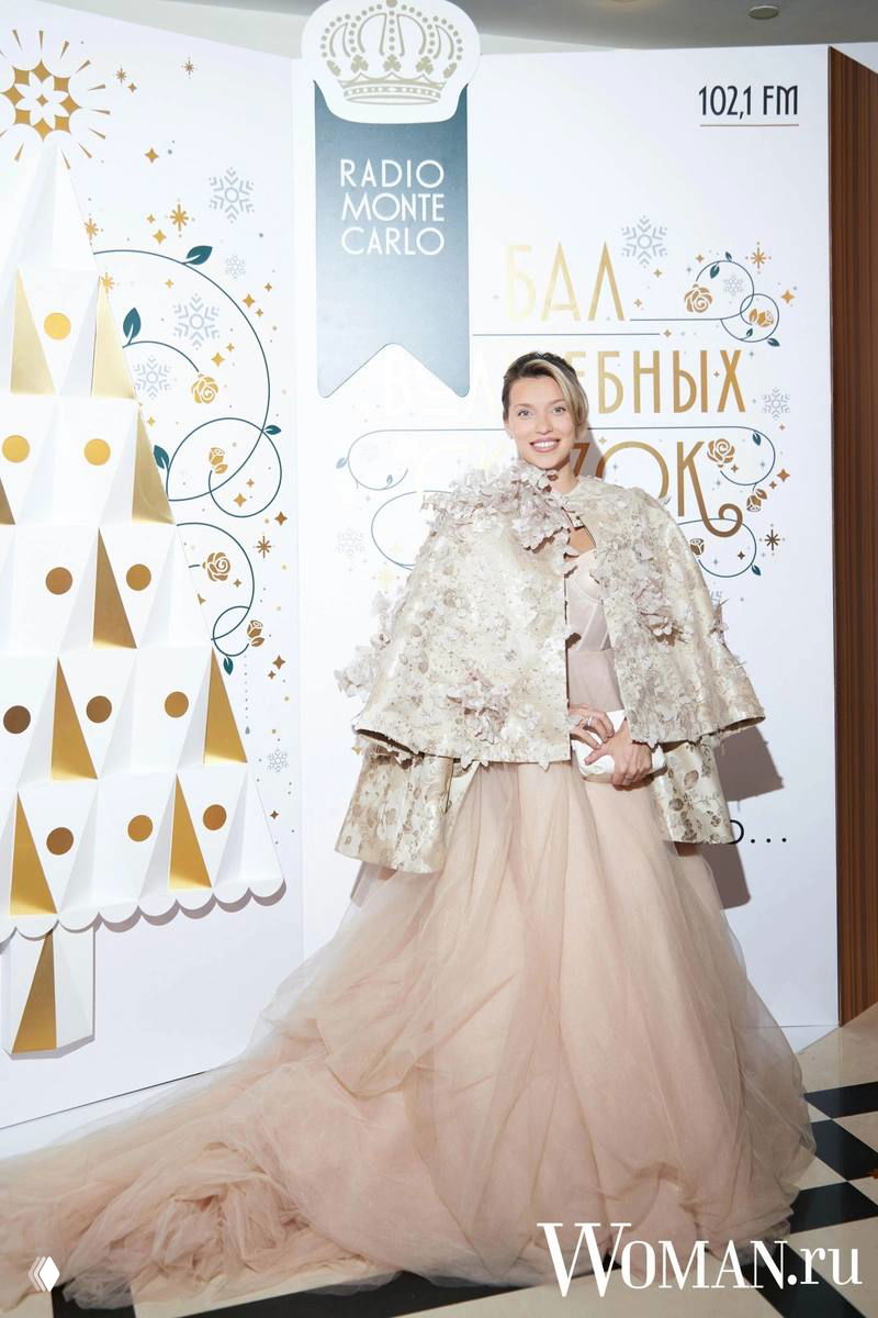 Детская елка Radio Monte Carlo: женские look'ы