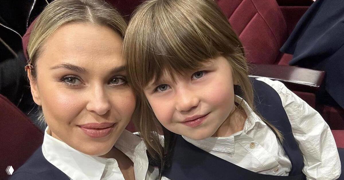 «Не буду никуда пропихивать»: Пелагея о будущем дочери