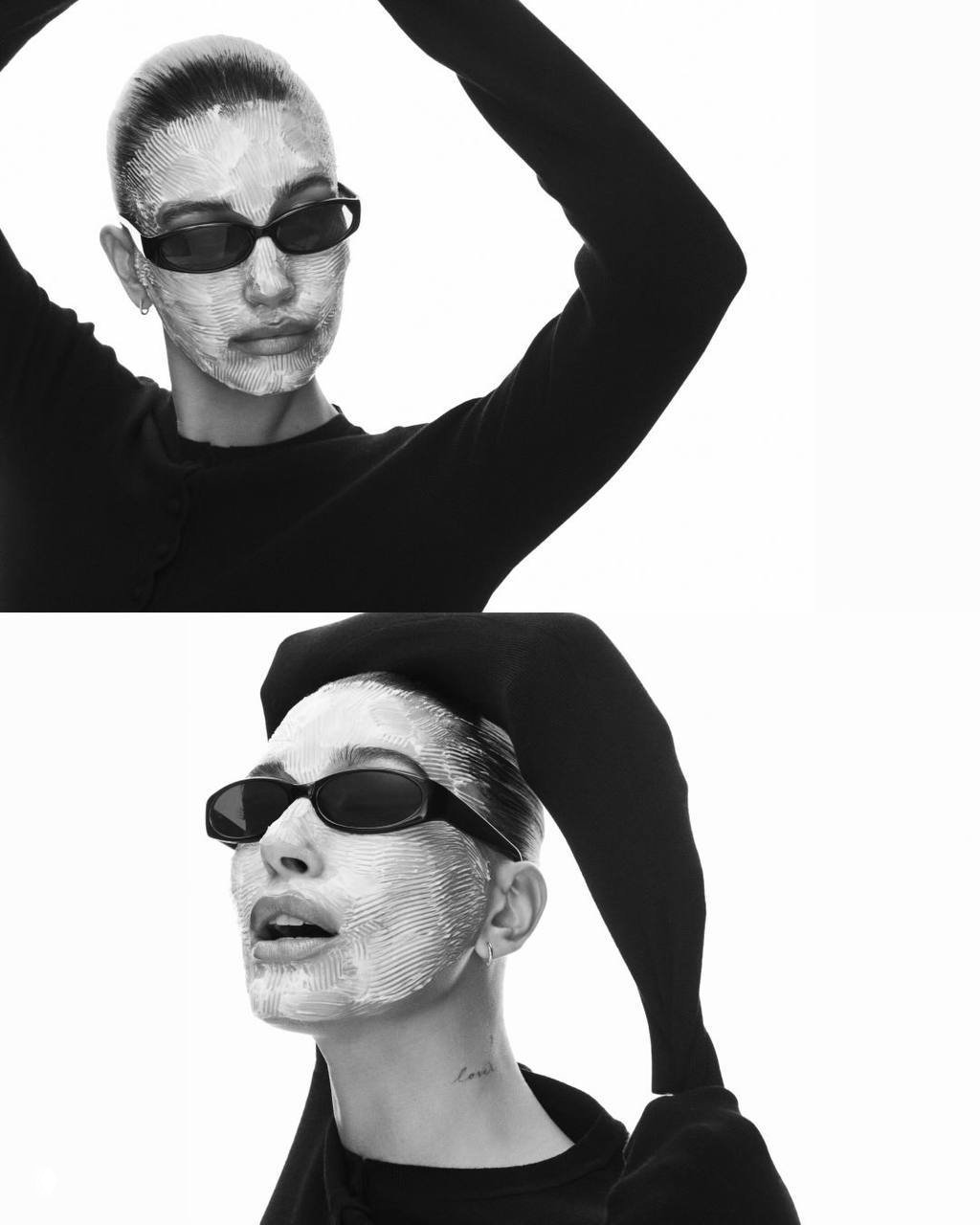 Чёрно‑белые кадры Хейли Бибер в солнцезащитных очках и текстурной маске для лица в кампейне Rhode, графичные позы, контрастный фон и скульптурные линии.