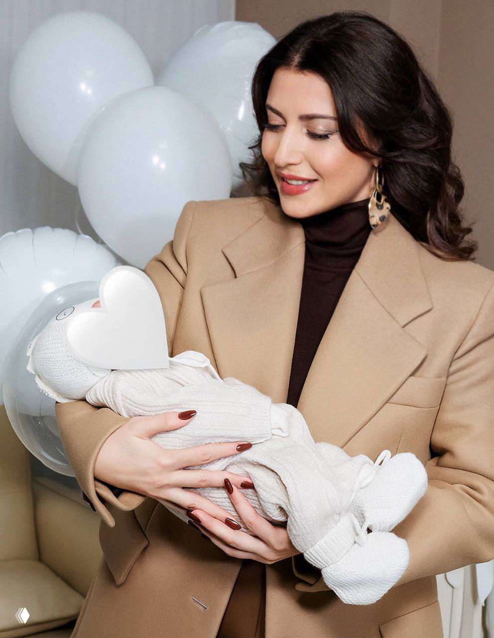 48-летняя Жасмин впервые показала фото с внуком