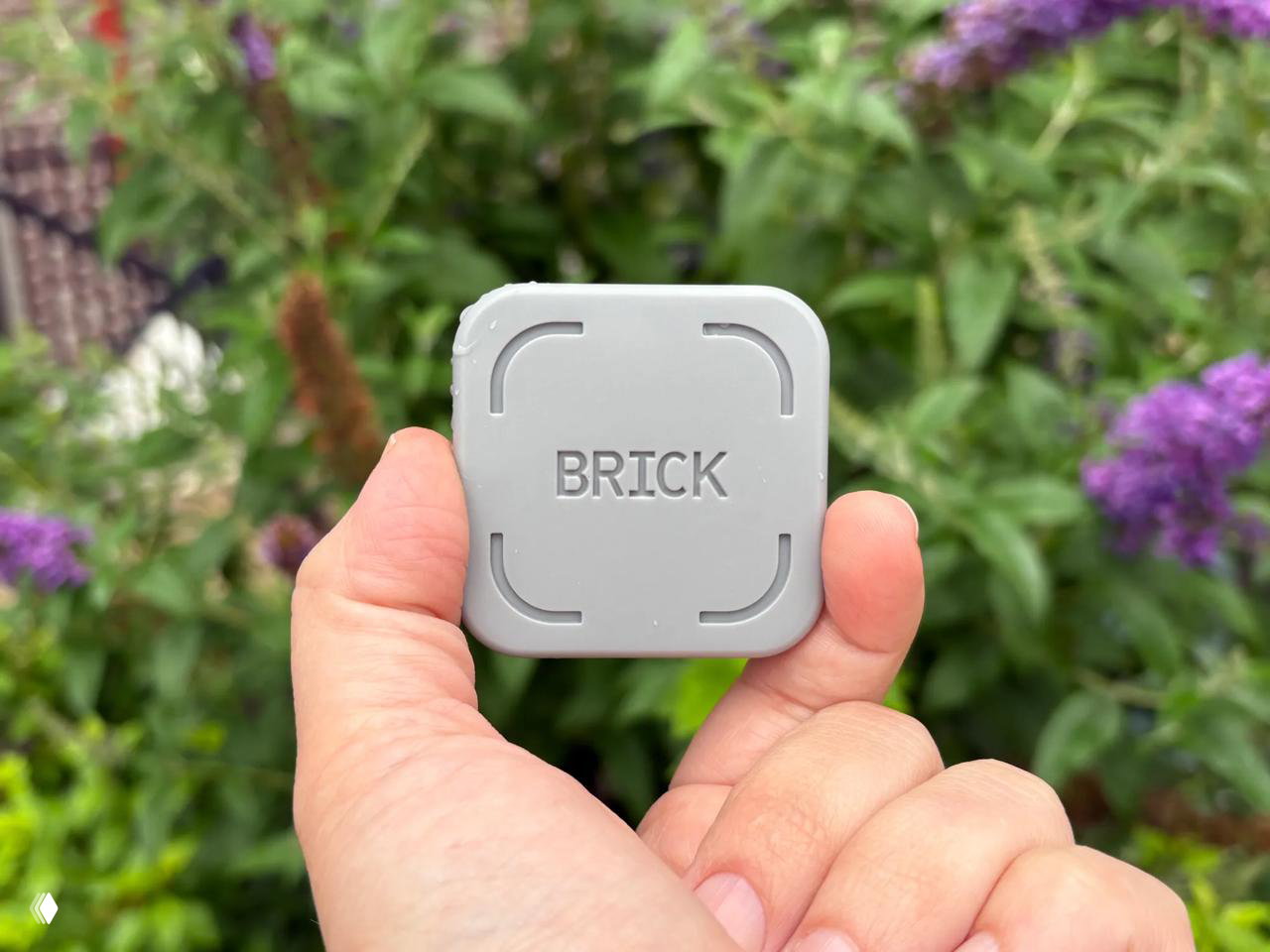 Brick — магнит против телефонной зависимости