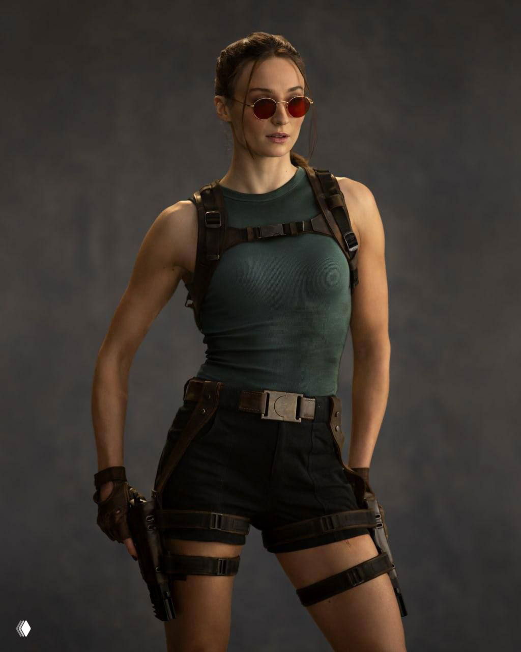 Первое фото Софи Тернер в роли Лары Крофт