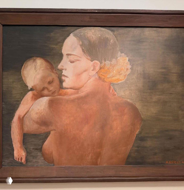 Фрагмент классической живописной композиции с изображением фигур и пастельных тонов; на фото заметны артефакты съёмки и пикселизация.