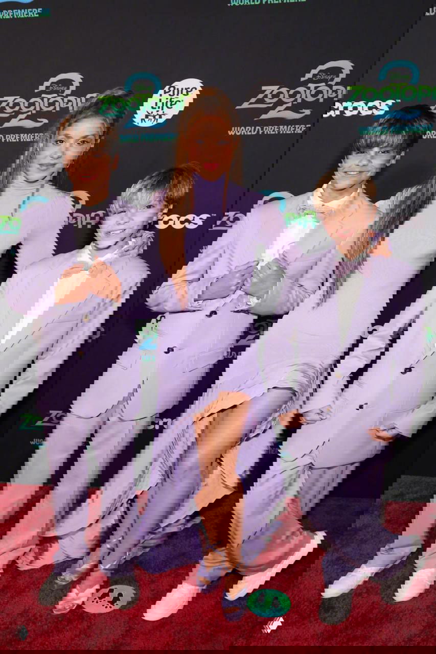 Шакира с сыновьями на премьере второй части «Зверополиса»