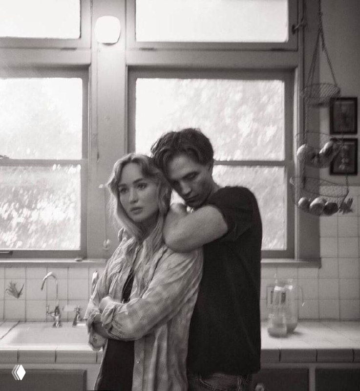 Лоуренс и Паттинсон в новой фотосессии к «Умри, моя любовь»