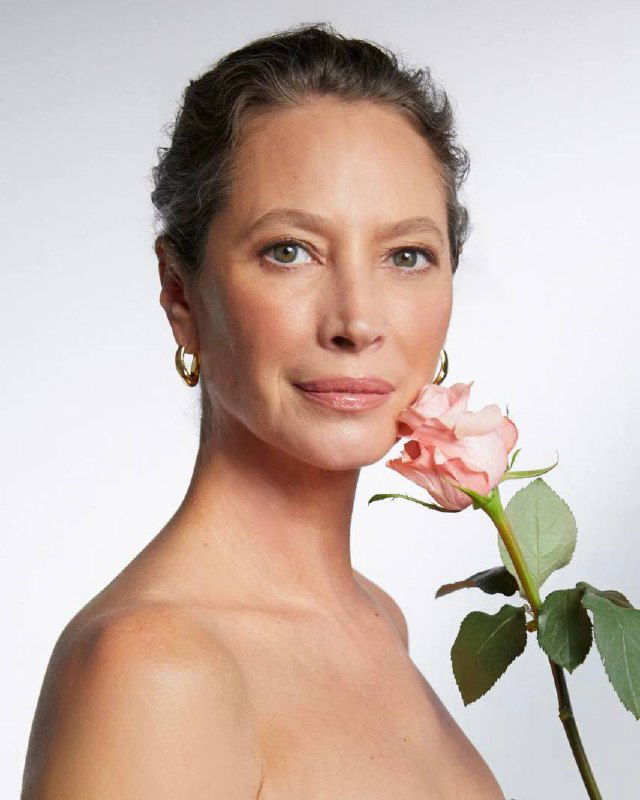 Кристи Тарлингтон — новый амбассадор Lancôme