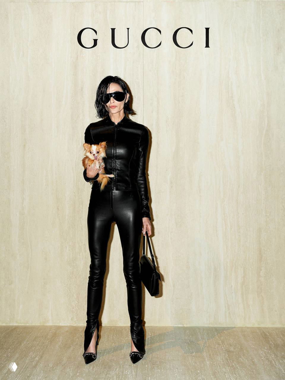 Деми «Тринити» Мур на показе Gucci в стиле «Матрицы»