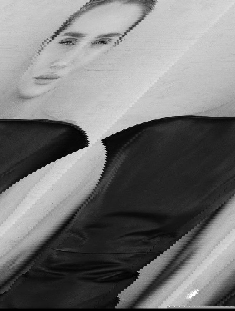 Роузи Хантингтон-Уайтли — фэшн-директор FWRD