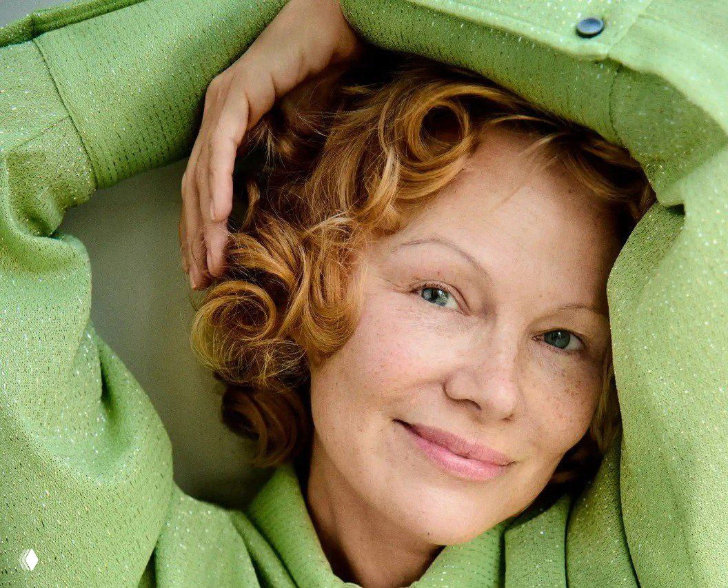 Новая уютная фотосессия Памелы Андерсон