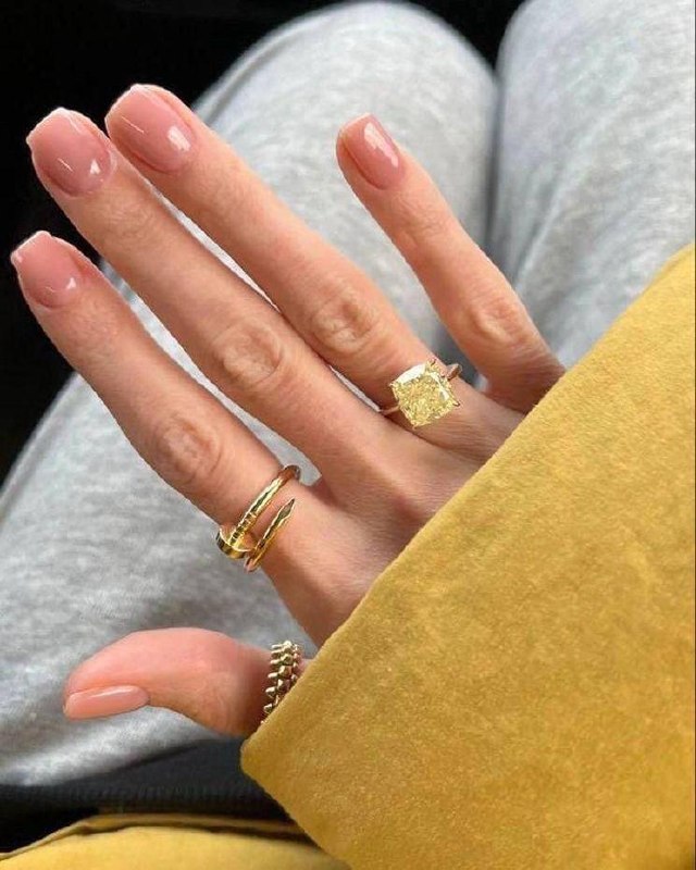 5 оттенков маникюра, которые выглядят аккуратно