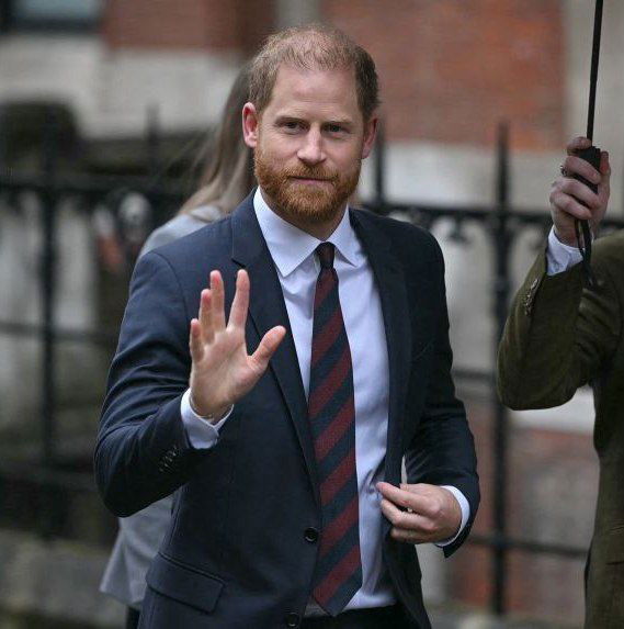 Принц Гарри чуть ли не плакал в суде с Daily Mail