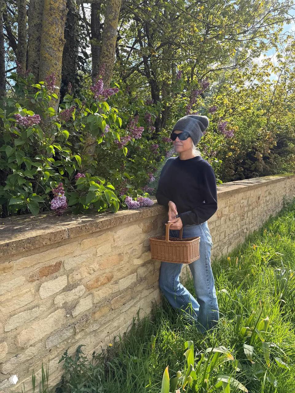 Памела Андерсон в весеннем настроении