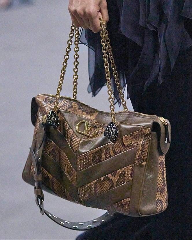 Panthea — сумка Valentino из коллекции весна‑лето 2026