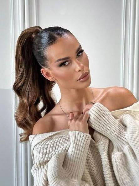 Топ‑5 причёсок, подчёркивающих скулы