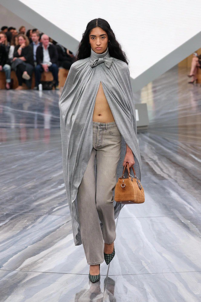 Джинсовая мода весна: топ‑5 вещей из денима