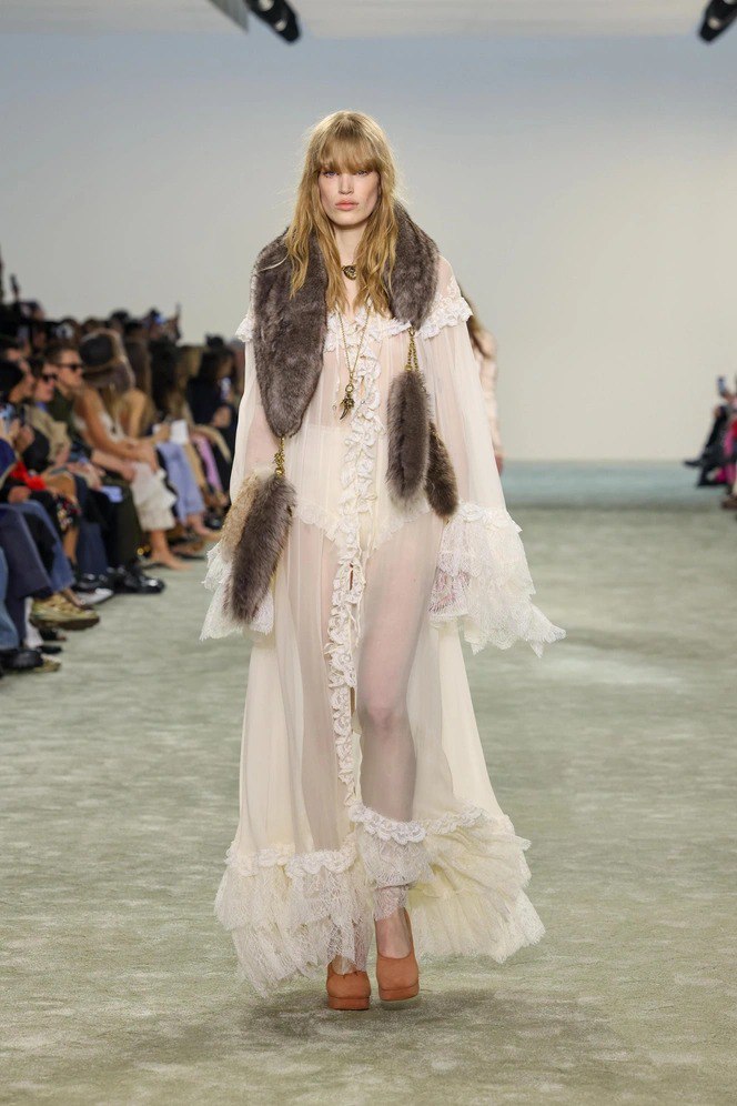 Меховые горжетки — аксессуар сезона