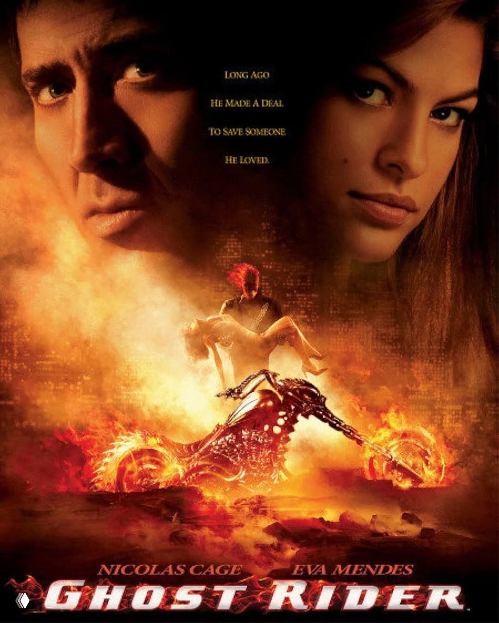 Постер предыдущей экранизации «Ghost Rider» с героем на огненном мотоцикле и портретами актёров — ретро-плакат фильма.