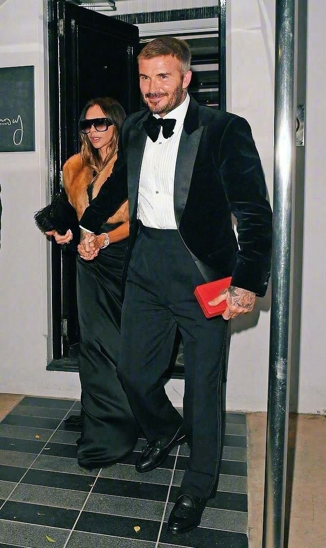 Семейство Бекхэмов на афтерпати после посвящения