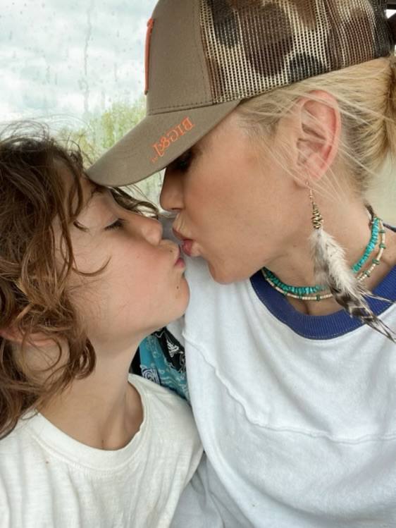 Гвен Стефани поздравила сына Аполло с 10‑летием