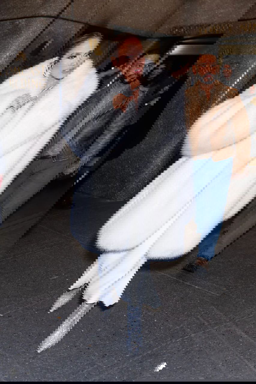 Пост любви Дженнифер Лопес к шубам